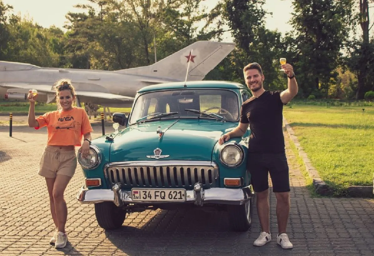 Тур на классическом автомобиле "Сокровища Еревана"