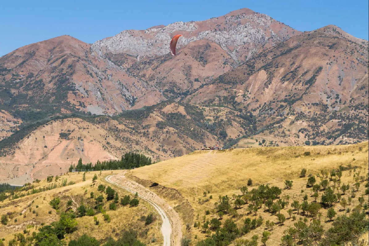 Exciting and Unforgettable Mountain Tour with Paragliding
